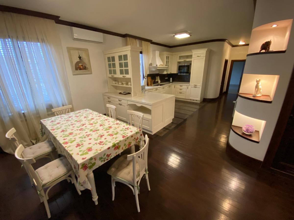 Pieno Piano Hotel Rivne Luaran gambar