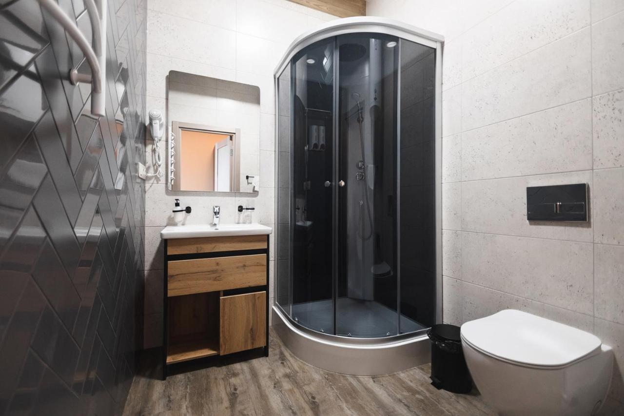 Pieno Piano Hotel Rivne Luaran gambar
