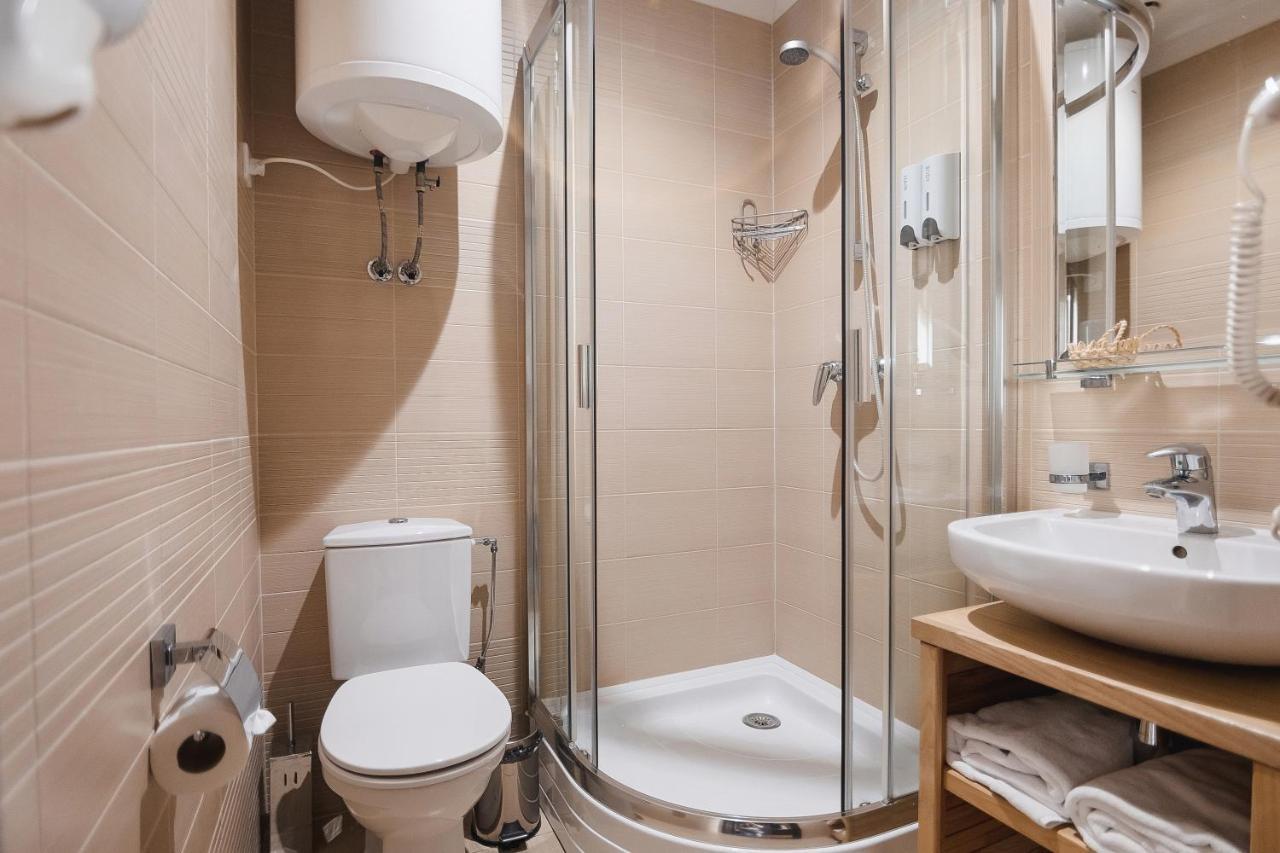 Pieno Piano Hotel Rivne Luaran gambar