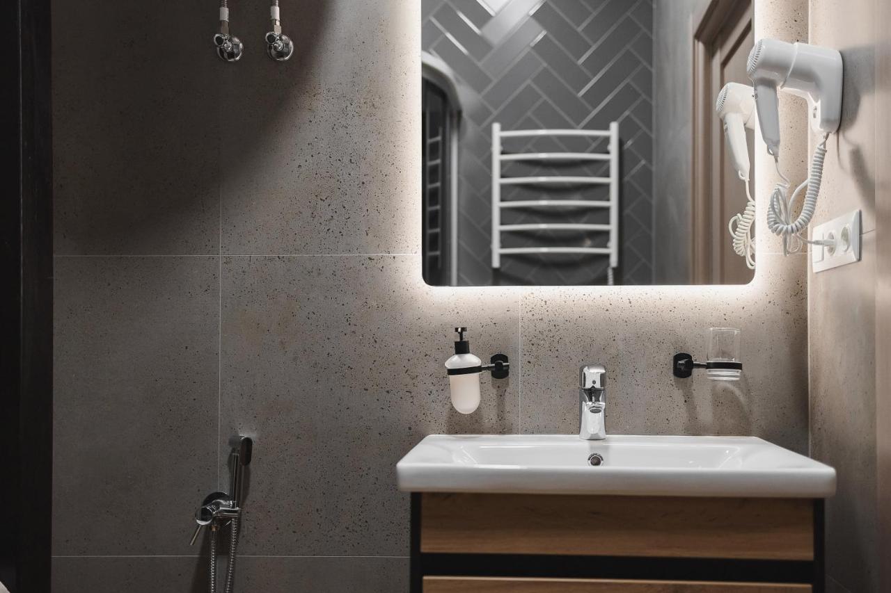 Pieno Piano Hotel Rivne Luaran gambar