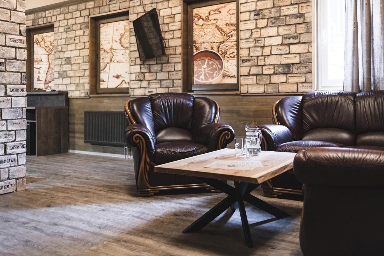 Pieno Piano Hotel Rivne Luaran gambar