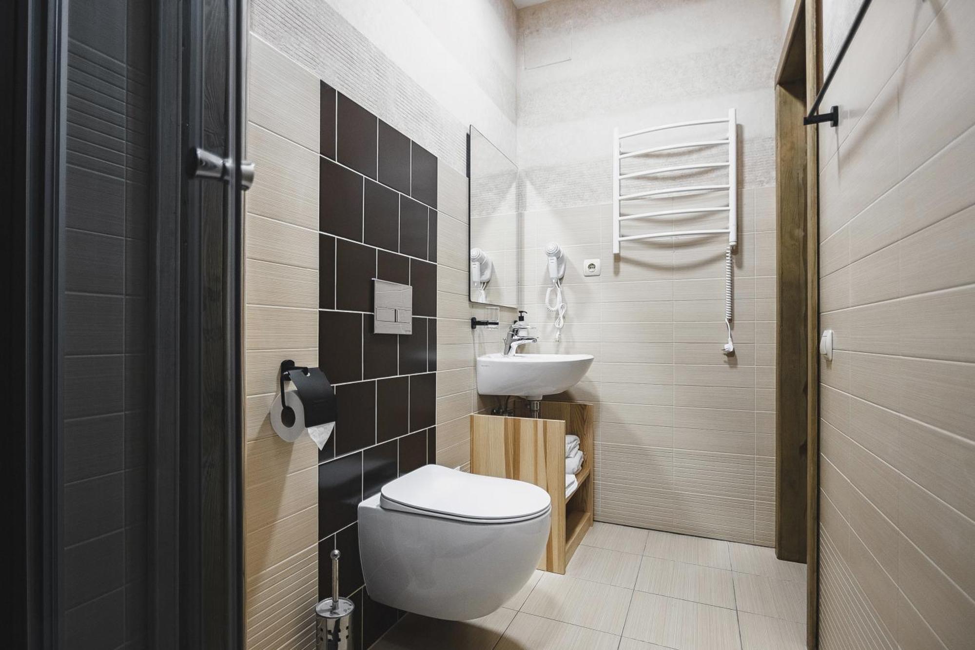Pieno Piano Hotel Rivne Luaran gambar