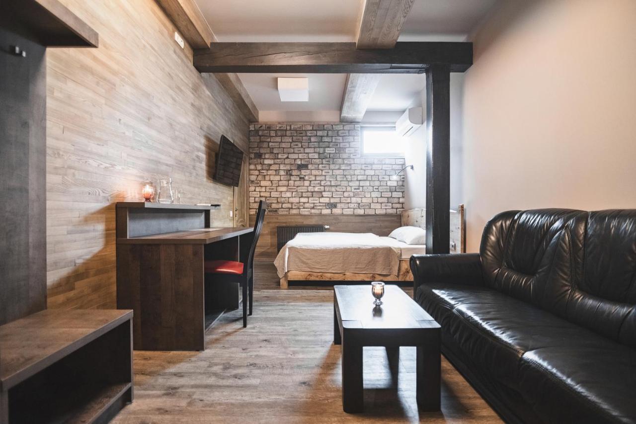 Pieno Piano Hotel Rivne Luaran gambar